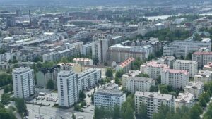 Maalämpö kerrostaloon – kustannukset ja toteutus 